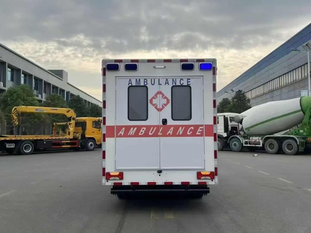 Iveco Daily 4WD Off-Road Ambulance