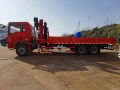 SHACMAN L3000 6×4 Truck-Mounted Crane