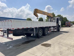SHACMAN H3000 6×4 Truck-Mounted Crane