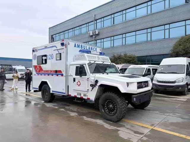 Dongfeng Mengshi 4x4 Off-road Ambulance