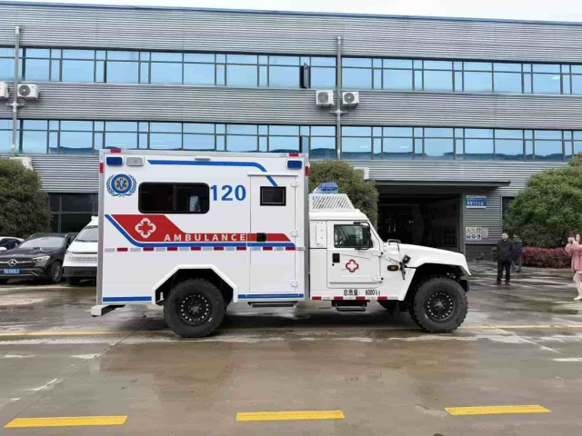 Dongfeng Mengshi 4x4 Off-road Ambulance