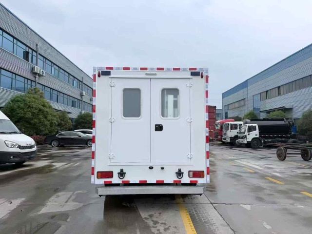 Dongfeng Mengshi 4x4 Off-road Ambulance