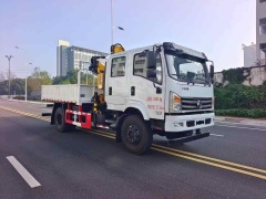 Dongfeng Huashen 4WD Off-Road Crane Truck
