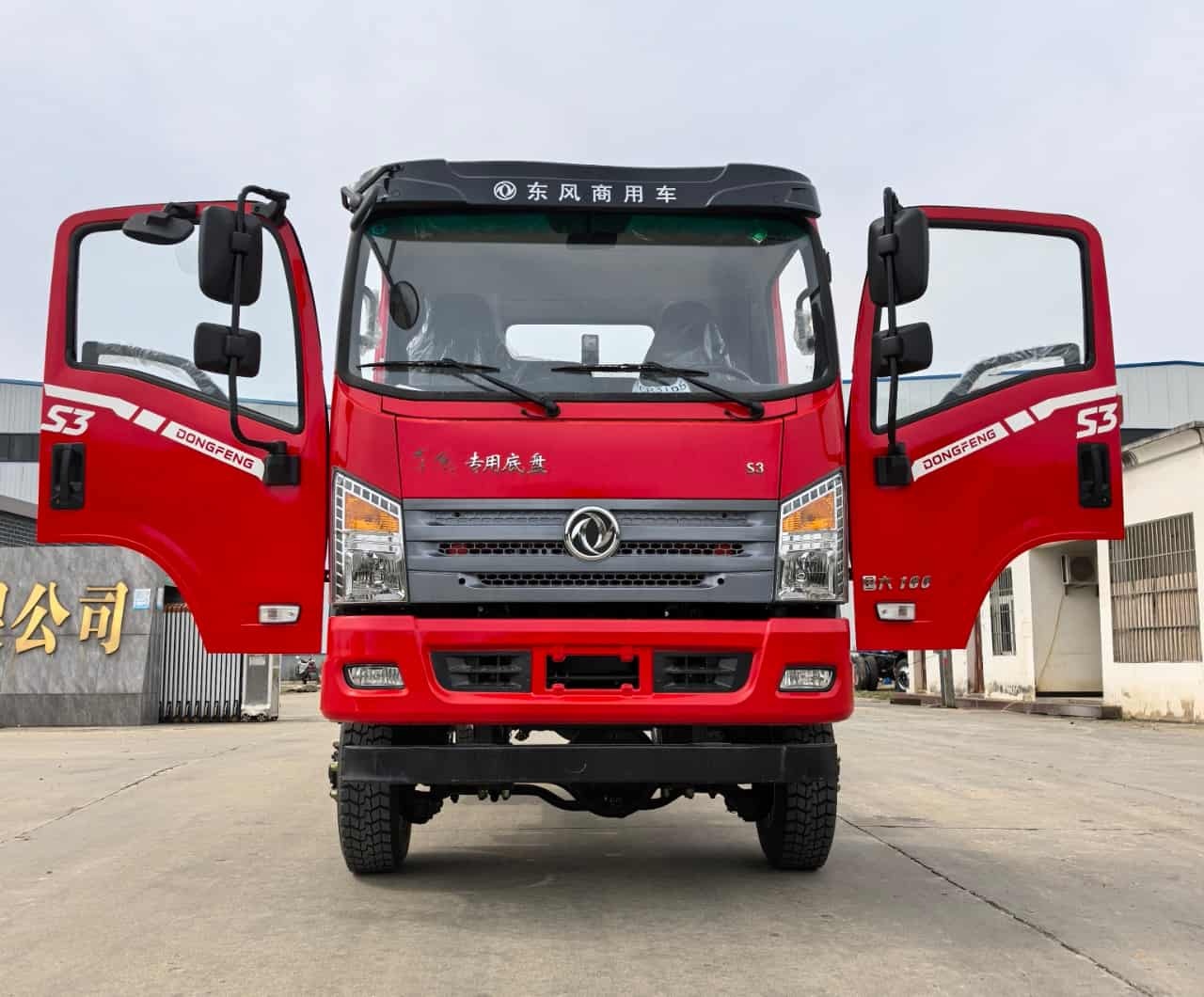 Dongfeng Single-Axle 4WD Truck-Mounted Crane