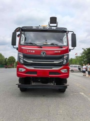 Dongfeng Huashen Single-Axle 4×4 Off-Road Truck Crane