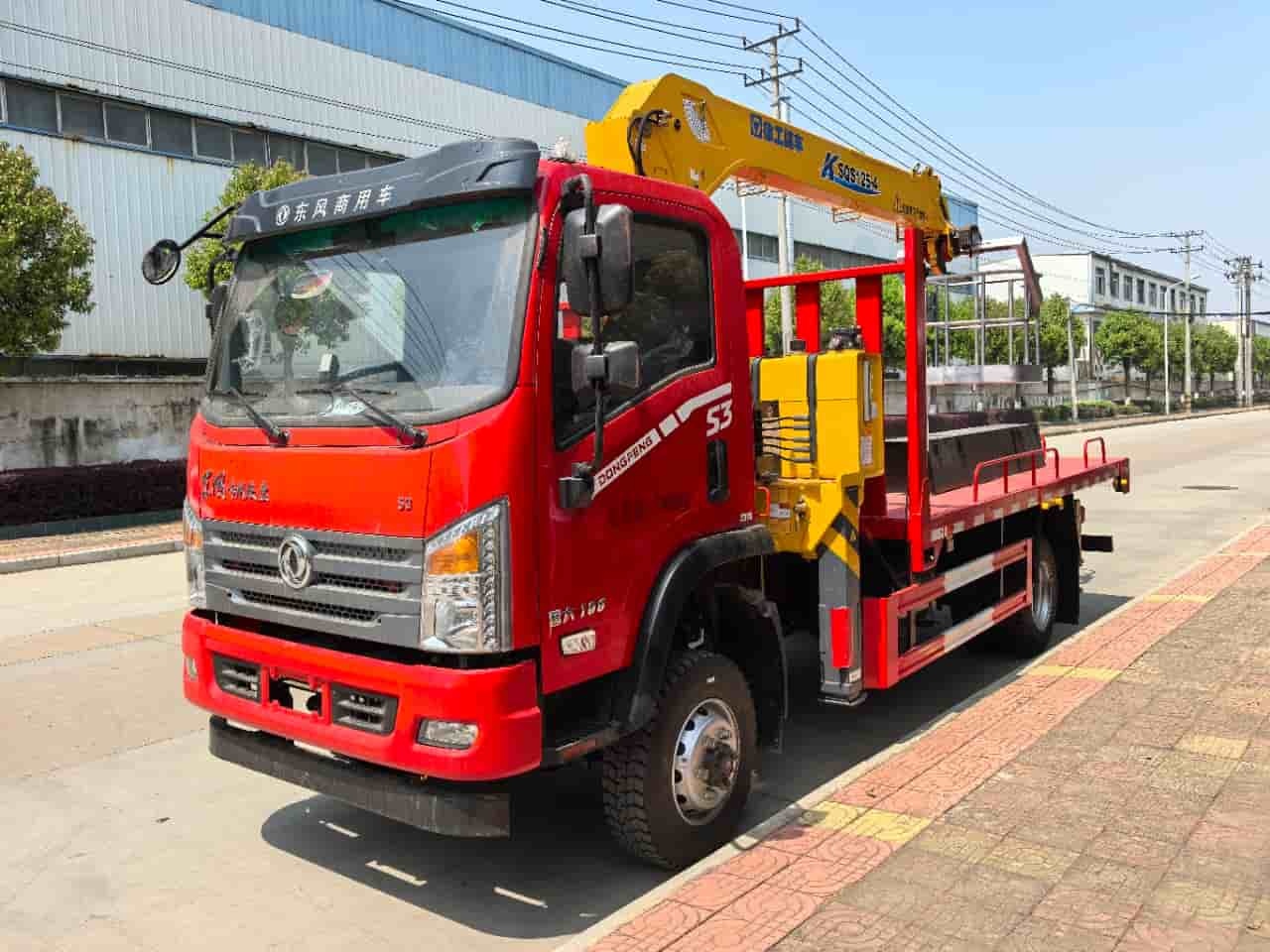 Dongfeng Single-Axle 4WD Truck-Mounted Crane