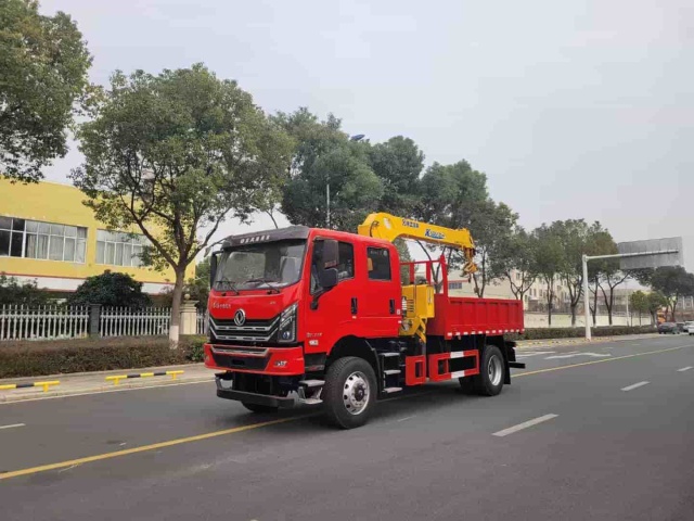 Dongfeng 4WD Double-Road Off-Road Truck Crane (National VI Emission Standard)