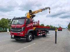 Dongfeng Huashen Single-Axle 4×4 Off-Road Truck Crane