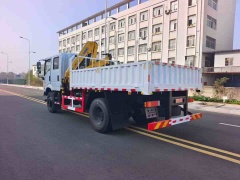 Dongfeng Huashen 4WD Off-Road Crane Truck