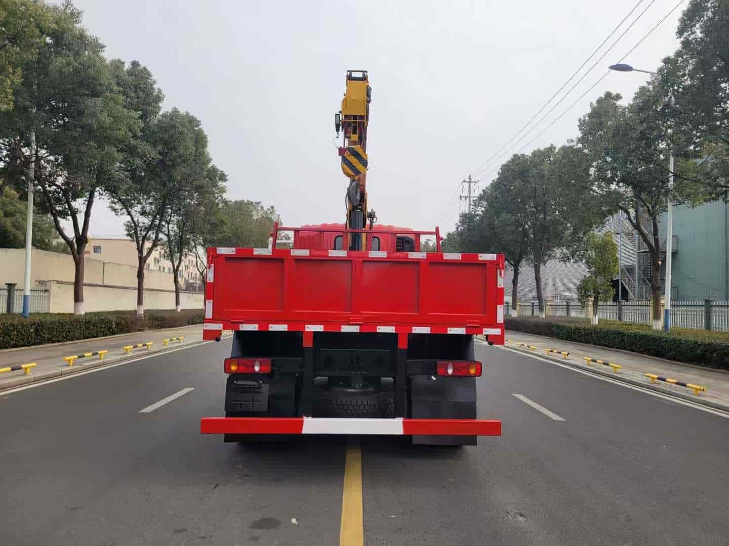 Dongfeng 4WD Double-Road Off-Road Truck Crane (National VI Emission Standard)