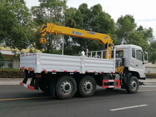 Dongfeng Tianjin 6WD Off-Road Truck Crane