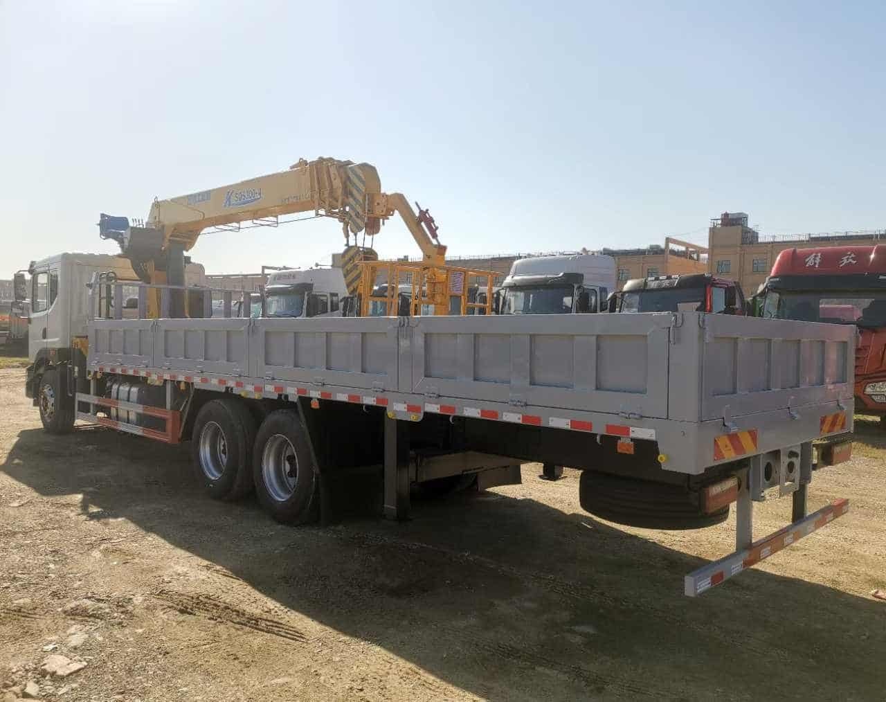 Dongfeng T5 6×4 Truck-Mounted Crane