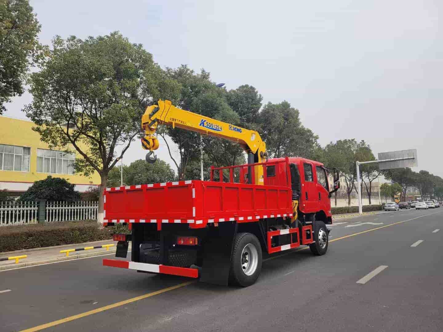 Dongfeng 4WD Double-Road Off-Road Truck Crane (National VI Emission Standard)