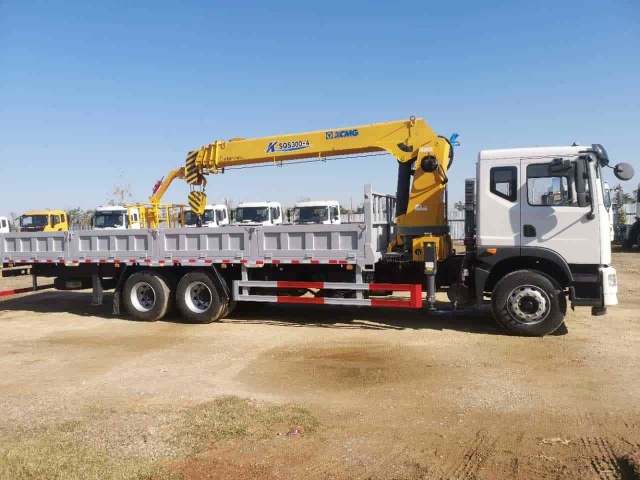 Dongfeng T5 6×4 Truck-Mounted Crane