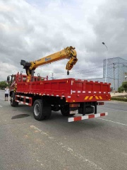 Dongfeng Huashen Single-Axle 4×4 Off-Road Truck Crane