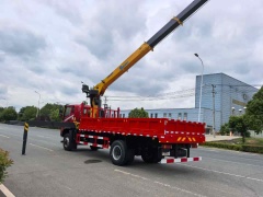 Dongfeng Huashen Single-Axle 4×4 Off-Road Truck Crane