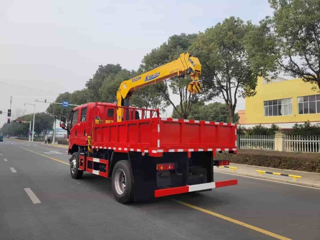 Dongfeng 4WD Double-Road Off-Road Truck Crane (National VI Emission Standard)