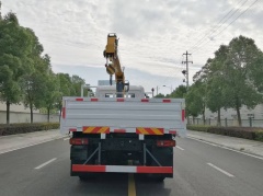 Dongfeng Tianjin 6WD Off-Road Truck Crane