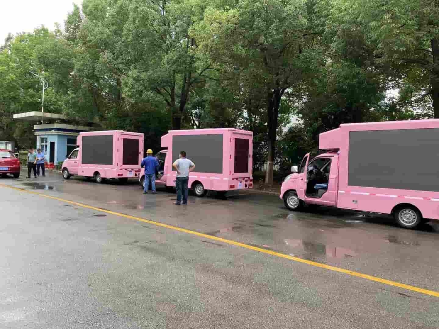 Foton Xiangling V1 gasoline promotional vehicle, pink series