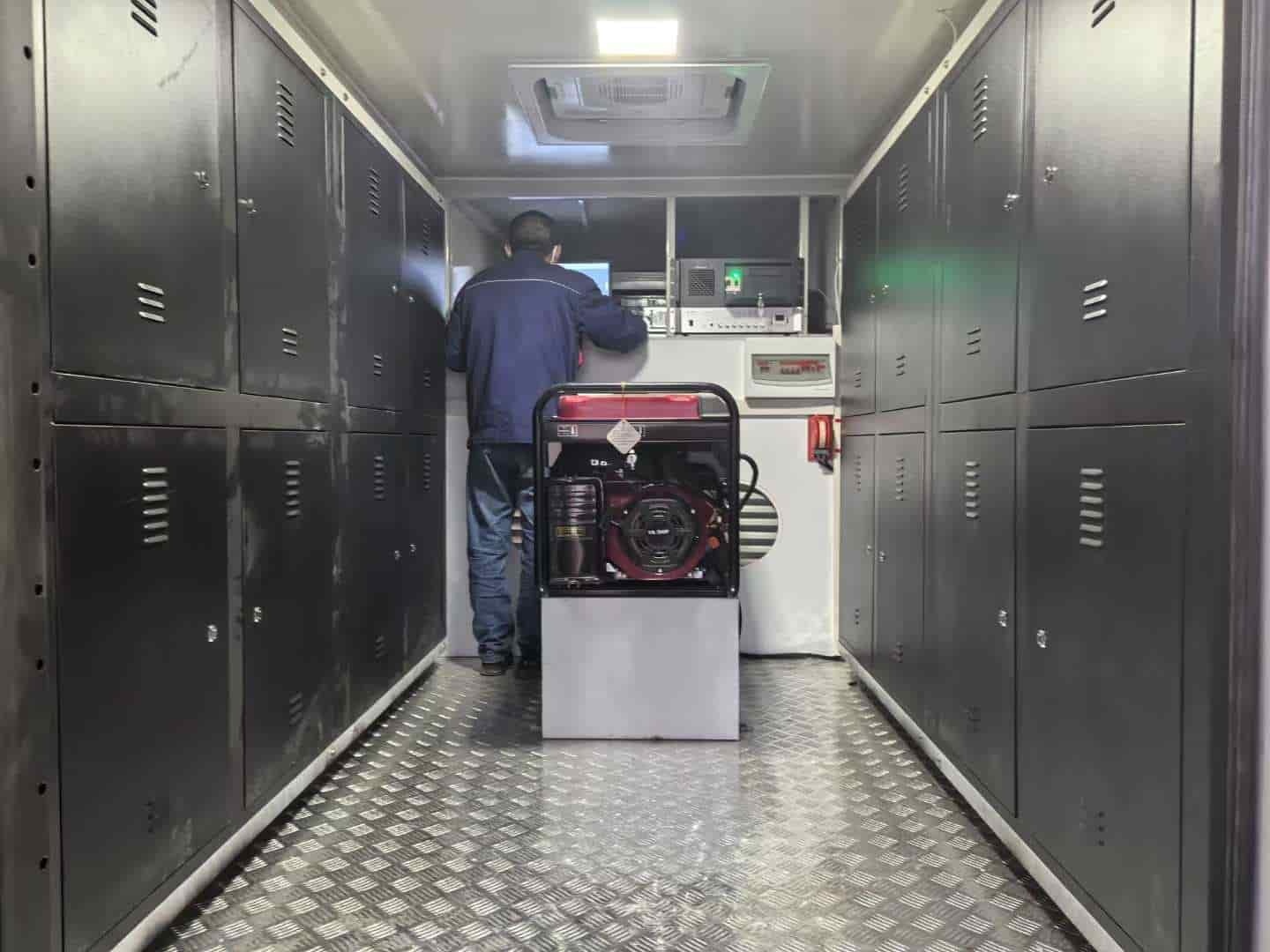 Foton M1 cab 2400 wheelbase gasoline advertising truck