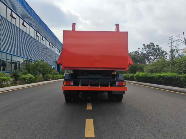 Isuzu 9 cubic meter side-loading compactor garbage truck
