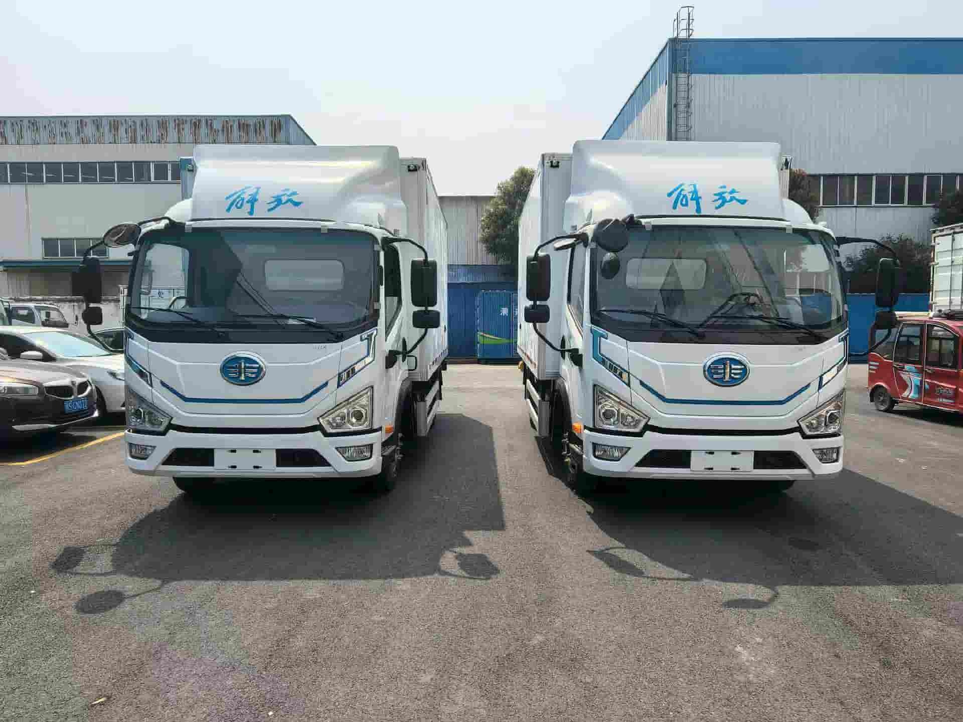 Jiefang Tiger 6G pure electric van equipped with hydraulic tailgate