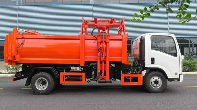 Isuzu 9 cubic meter side-loading compactor garbage truck