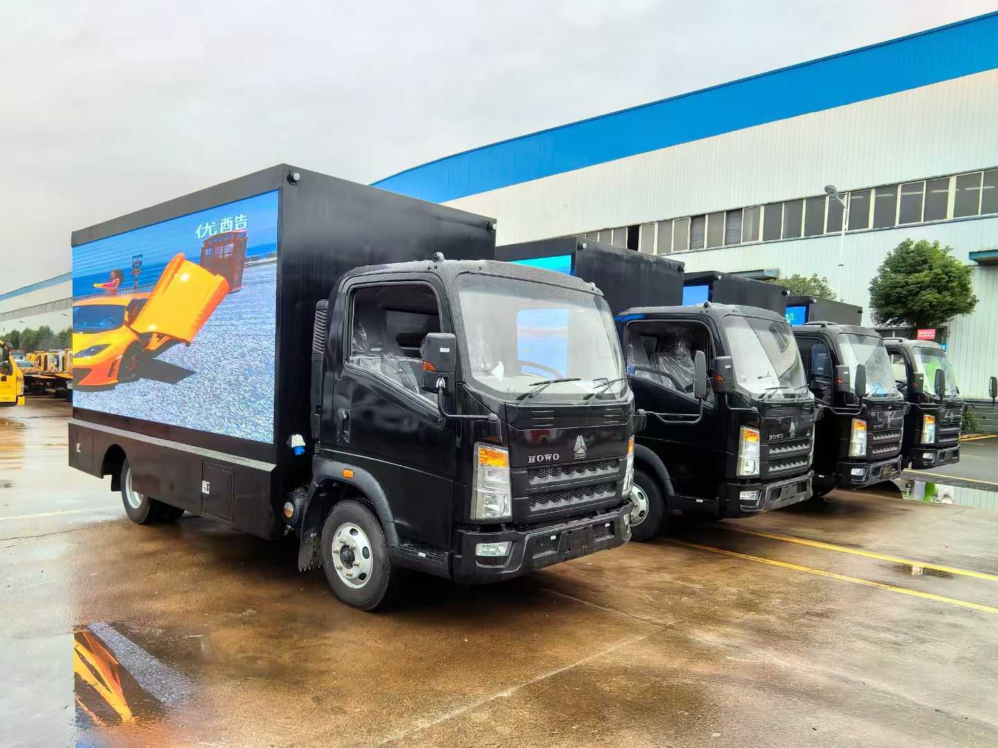 Sinotruk LED advertising vehicle, three-sided color screen splicing 3D magic cube screen