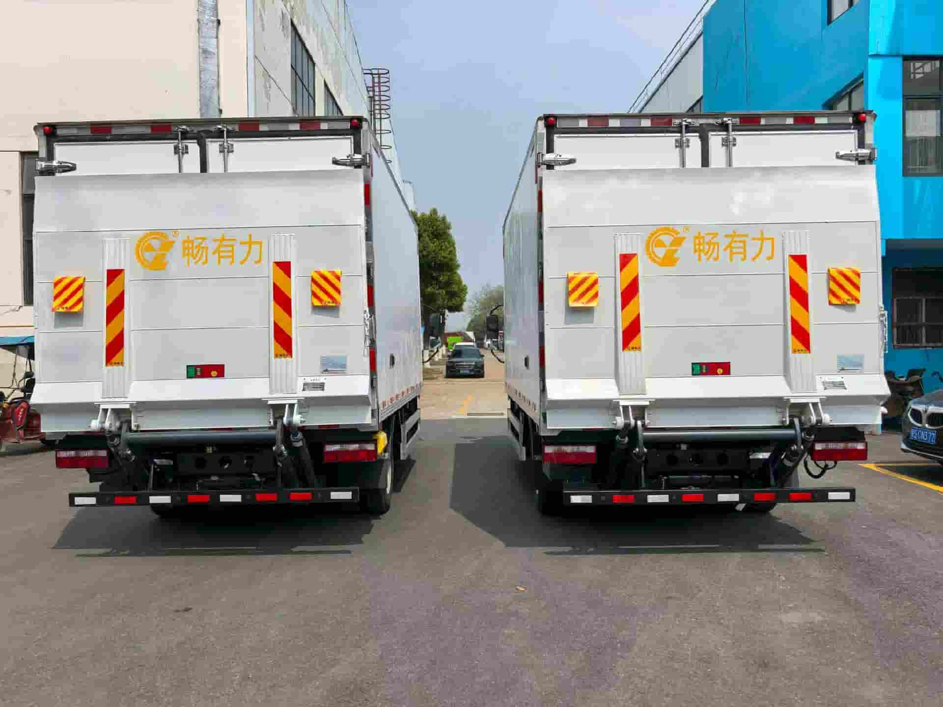 Jiefang Tiger 6G pure electric van equipped with hydraulic tailgate
