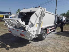 Dongfeng Dolica 4x2 7.5 cubic meter compressed garbage truck