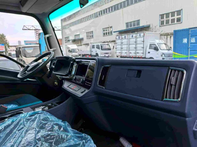 Jiefang Tiger 6G pure electric van equipped with hydraulic tailgate