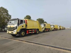 12 Dongfeng 10-cubic-meter compressed garbage trucks