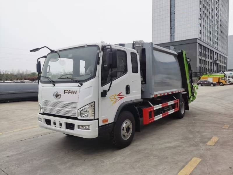 Jiefang 3.8-meter wheelbase compactor garbage truck