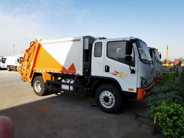 Jiefang 8 cubic meter compressed garbage truck