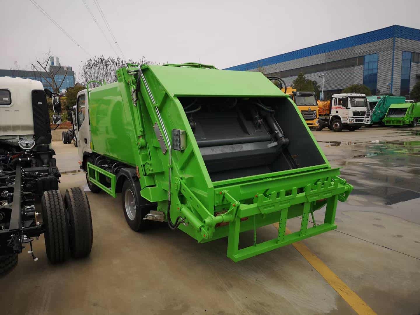 JAC 4x2 4m³ garbage compactor truck