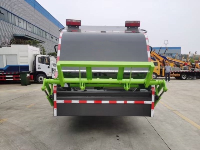 Jiefang 3.8-meter wheelbase compactor garbage truck