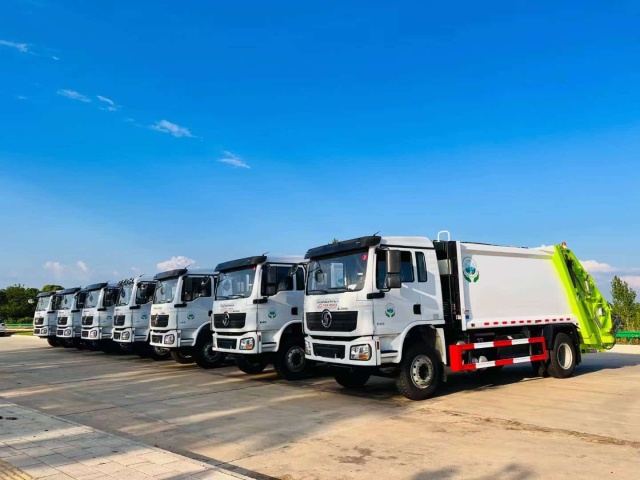 SHACMAN L3000 4×2 Compactor Garbage Truck
