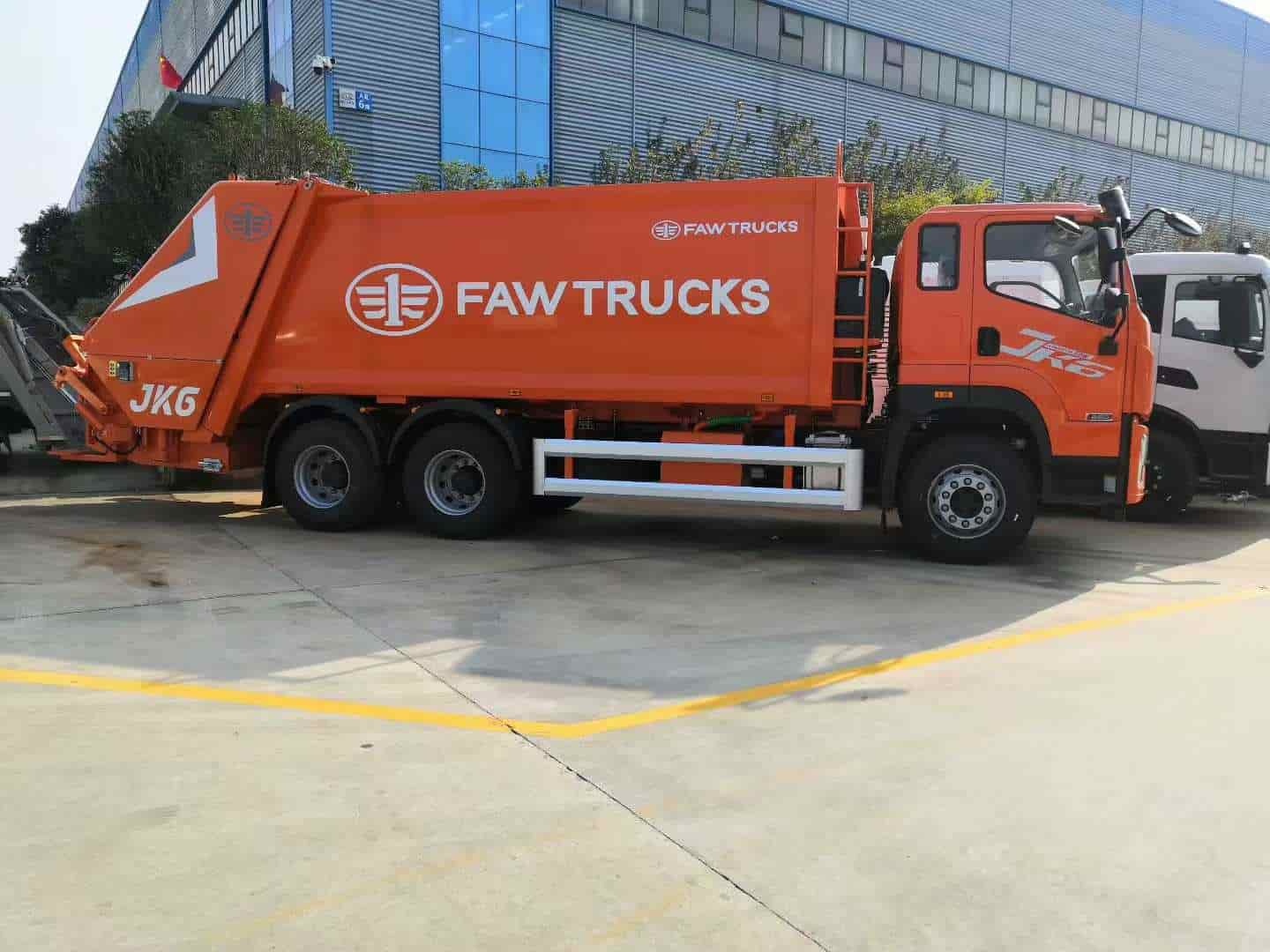 Jiefang Original 6x4 Compactor Garbage Truck