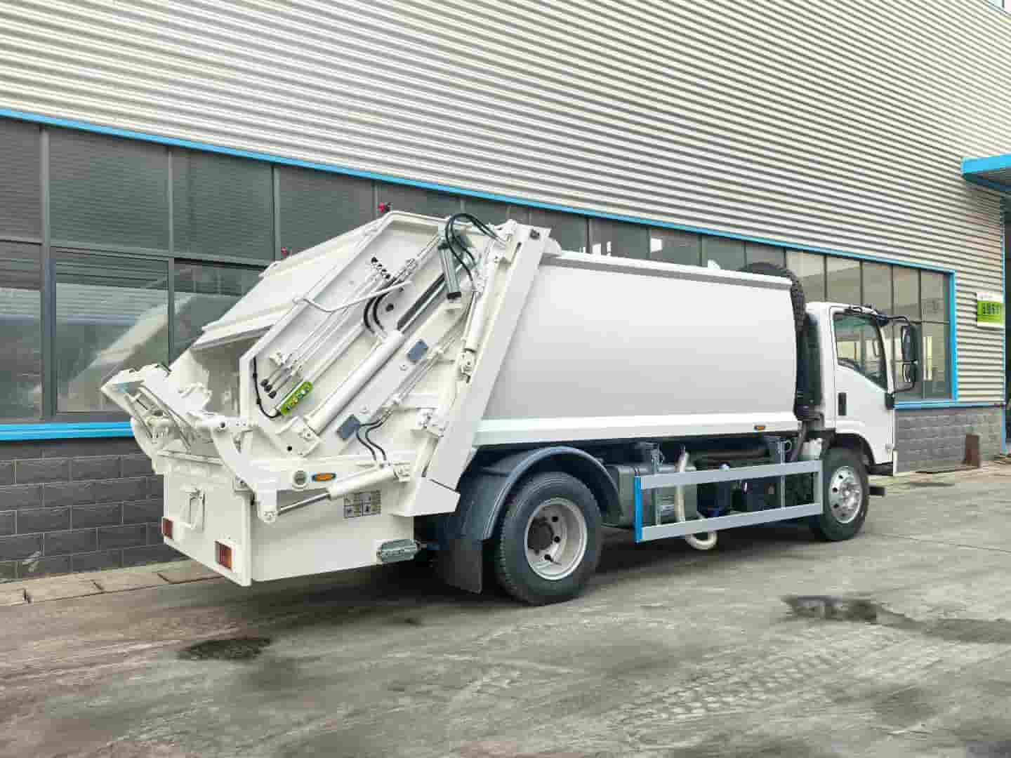 Qingling Isuzu 10 cubic meter compressed garbage truck