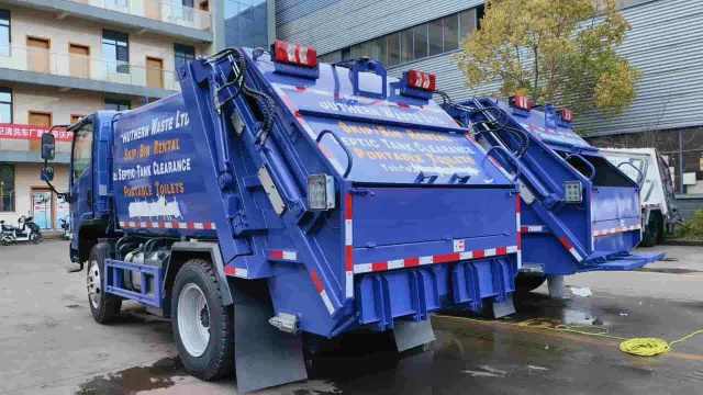SHACMAN Delong 6 cubic meter compressed garbage truck
