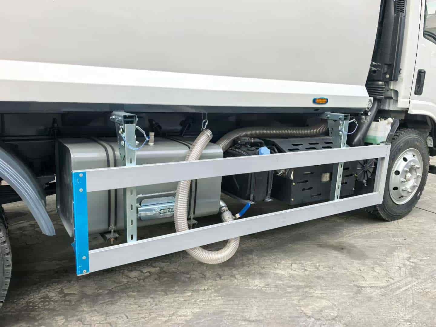 Qingling Isuzu 10 cubic meter compressed garbage truck