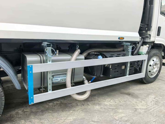 Qingling Isuzu 10 cubic meter compressed garbage truck