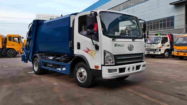 Jiefang right-hand drive 7 cubic meter compressed garbage truck