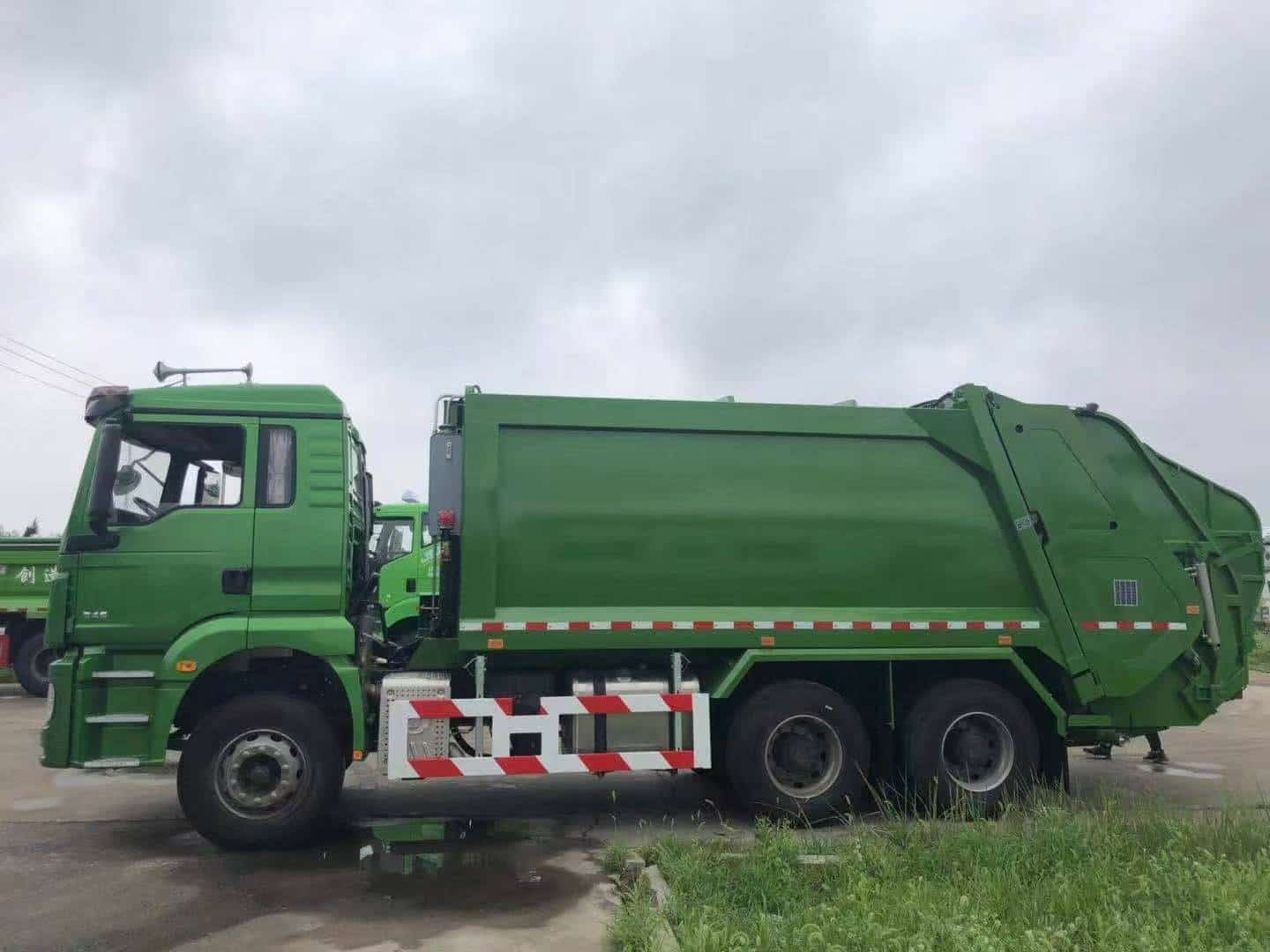 SHACMAN H3000 6×4 Compactor Garbage Truck
