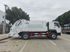Sinotruk HOWO 5-ton rear-loading compressed garbage truck