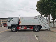 Sinotruk HOWO 5-ton rear-loading compressed garbage truck