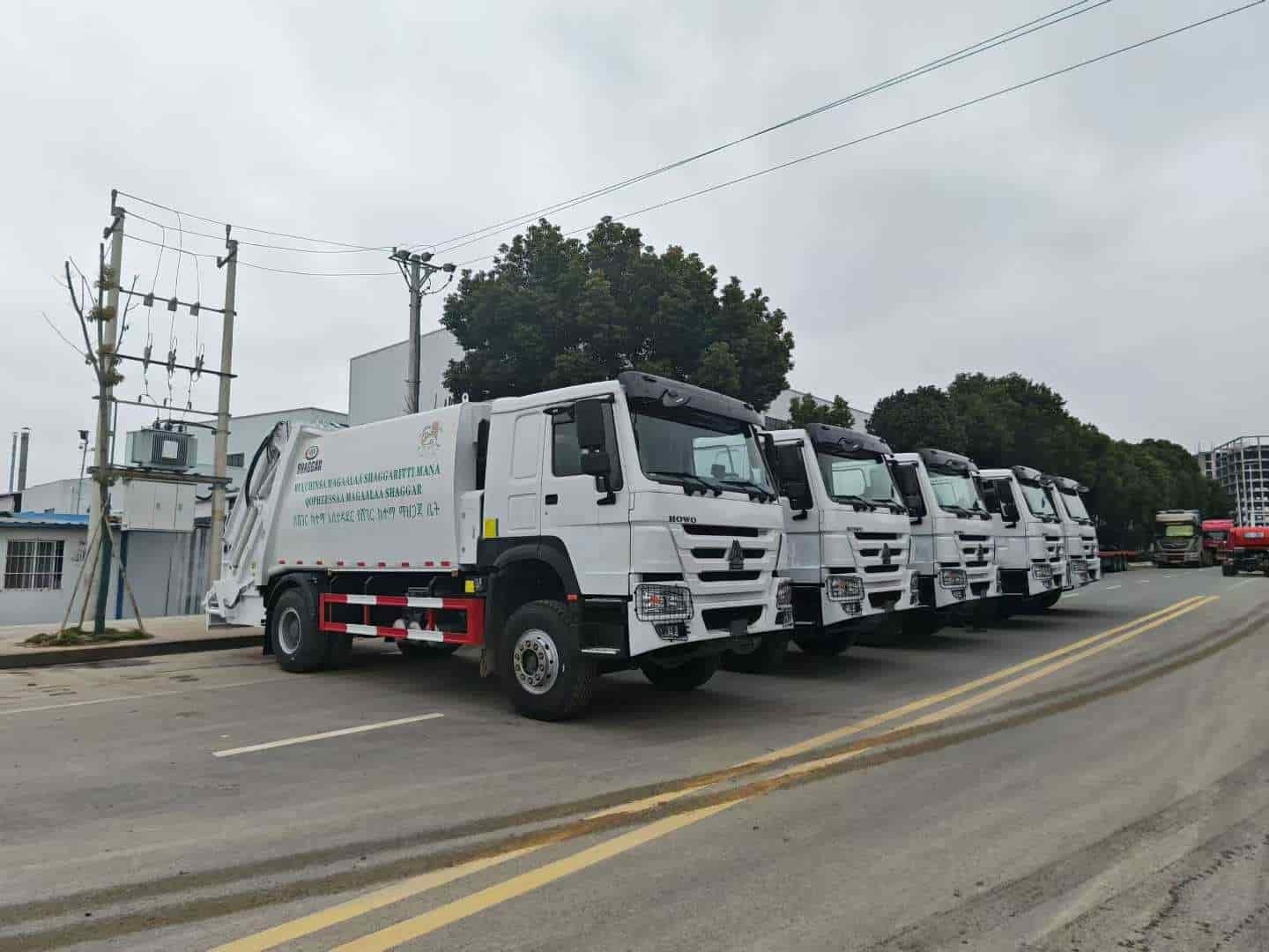 Sinotruk HOWO 5-ton rear-loading compressed garbage truck