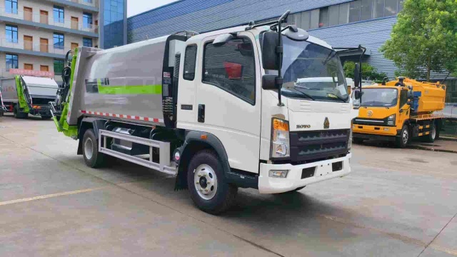 Sinotruk Howo 10 cubic meter compressed garbage truck
