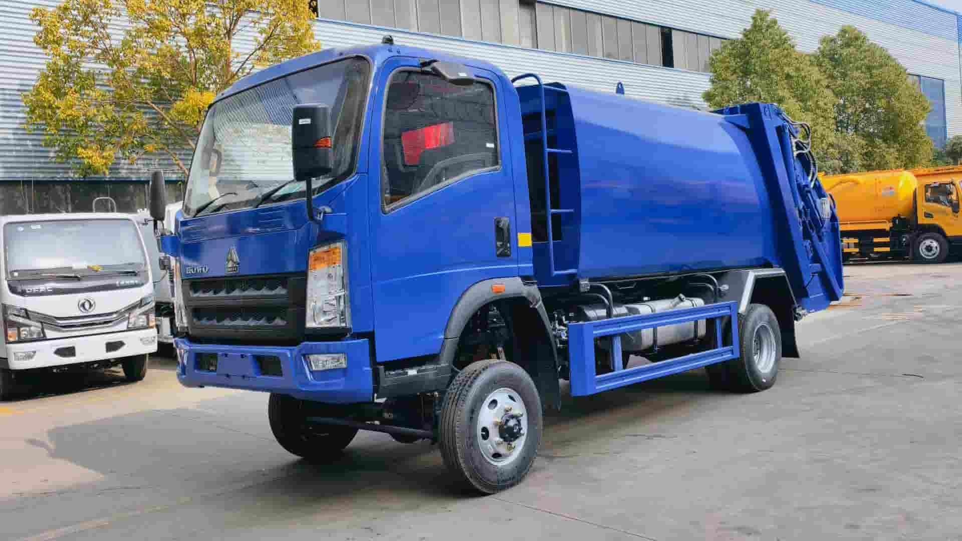 Sinotruk Howo 4x4 Drive 8 Cubic Meter Compactor Garbage Truck