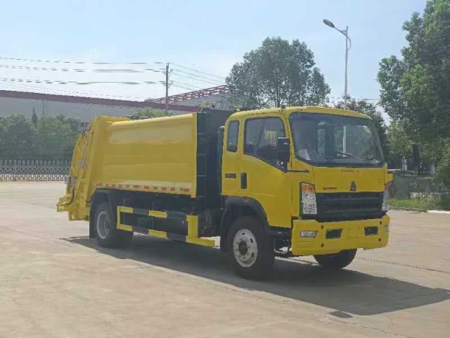 Sinotruk Howo light truck compressed garbage truck